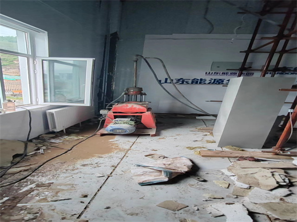 城东地基基础下沉墙体裂缝加固注浆顶升施工